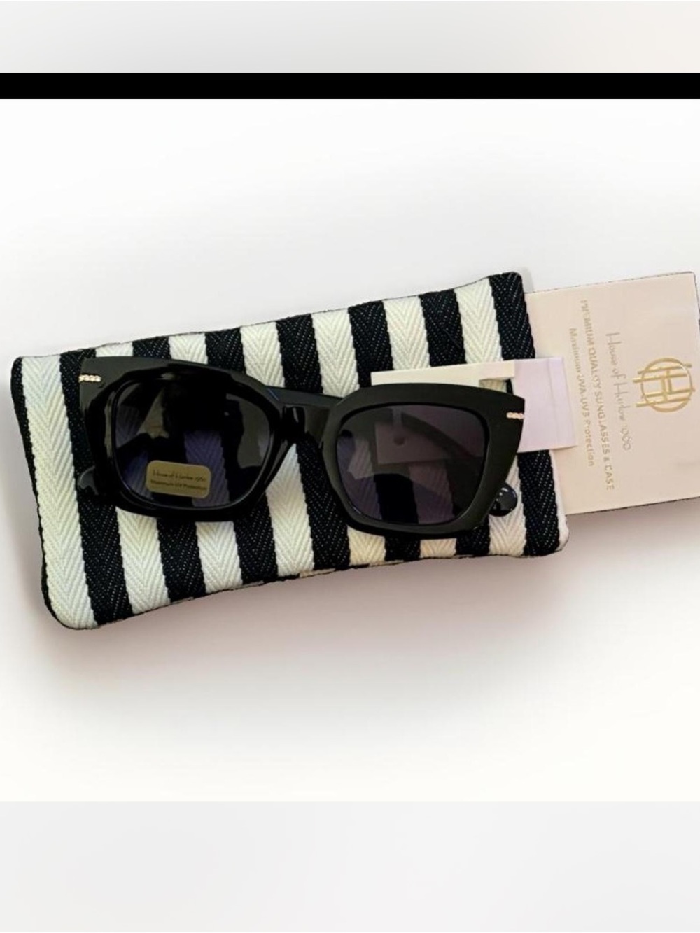 House of Harlow 1960 sunglasses thick black frame & a black and white case NWT